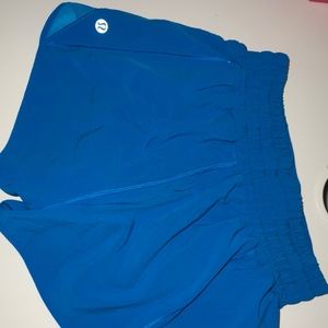 poolside blue lululemon hotty hot shorts size 2 and 2.5 inch inseam